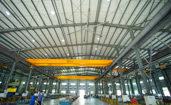 仓库广东大型吊扇如何轻松解决高温闷热问题？的图片